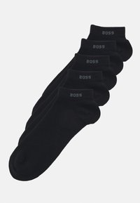 Schwarze Baumwollknöchelsocken im Fünferpack, mit einem gerippten Bündchen und subtilem grauen 'BOSS'-Logo auf jeder Socke.