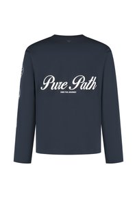 Marineblauw shirt met lange mouwen met de tekst "Pure Path" in het wit op de achterkant, met ingewikkelde ontwerpen op beide mouwen. Gemaakt van een zachte stof.