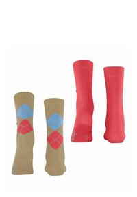 Socken im Tan- und Blauton mit Argyle-Muster, kombiniert mit einfarbigen korallenroten Socken. Beide Paare haben eine glatte Textur und einen gerippten Bund oben.