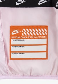 Nike Sportswear POSITIVE QUILTING UNISEX - Chaqueta de invierno - pink foam