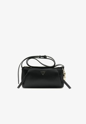 Sac bandoulière rectangulaire noir Guess avec bandoulière ajustable, logo triangulaire sur le devant et détail charm en ton doré sur la fermeture éclair latérale.