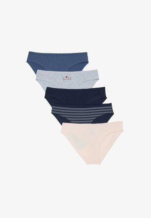 Vijf dames hipster slipjes in blauw met stippen, grijs met "love club" tekst, effen marineblauw, marineblauw met witte strepen en beige, gerangschikt in een waaier.