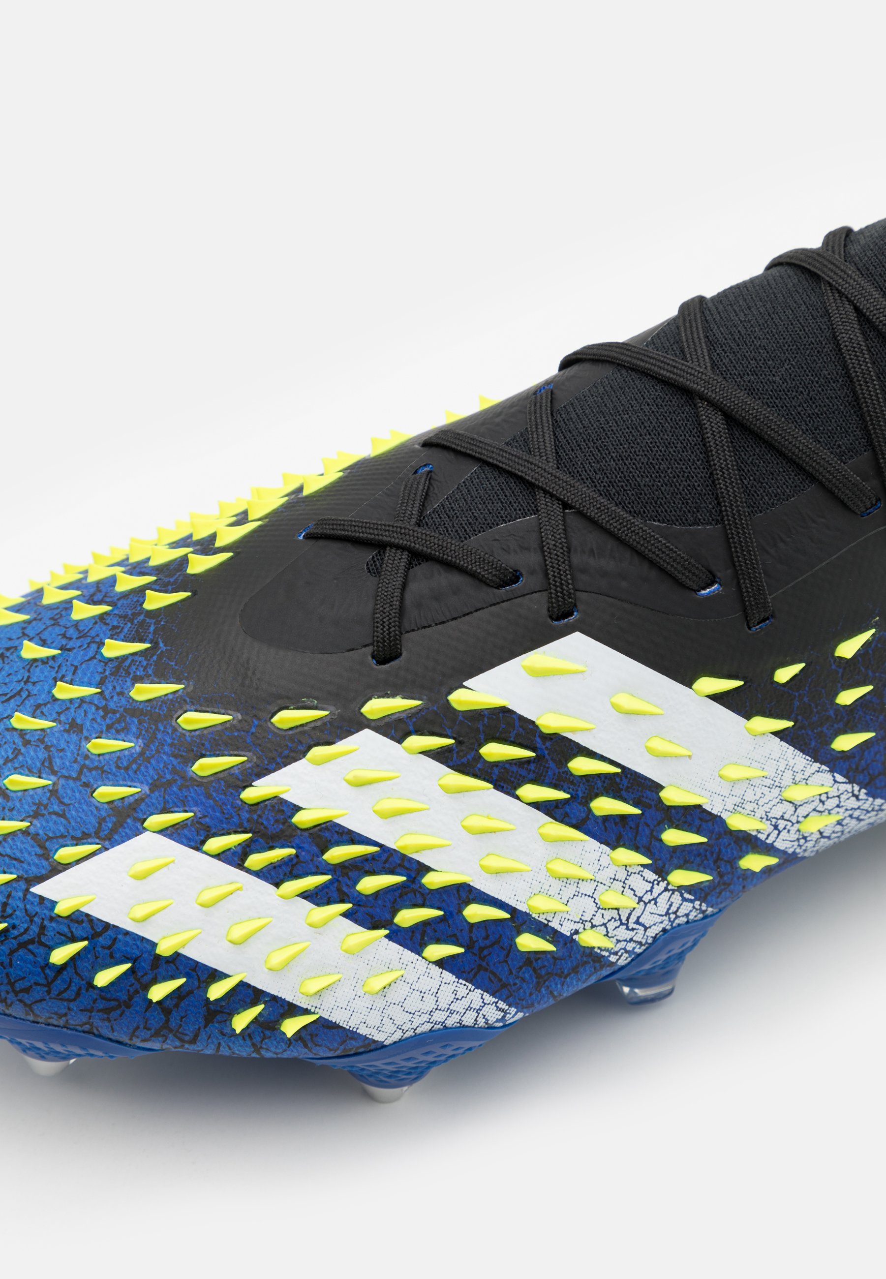 adidas Performance PREDATOR FREAK .1 SG - Botas de fútbol - core  black/footwear white/solar yellow/negro - Zalando.es