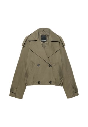 Trench-coat court vert olive avec boutons croisés, larges revers, épaulettes et poches avant.