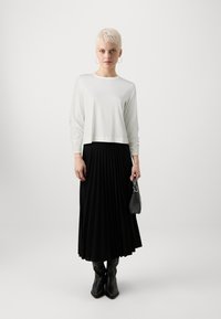 GAP Petite VINTAGE SET IN CREW - Camisola de manga comprida - off white