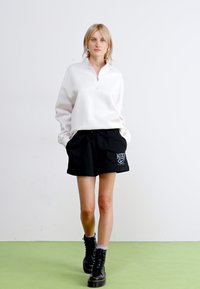 Thumbnail Image 2