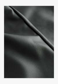 Sélectionné, black