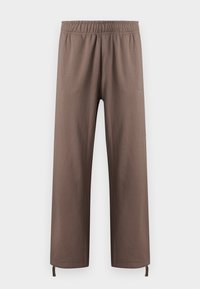 Επιλέχθηκε, mink brown/white
