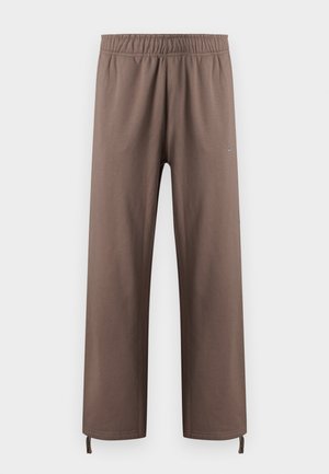 Nike Sportswear, M NL SOLO SWSH BB OH PANT - Παντελόνι φόρμας - mink brown/white