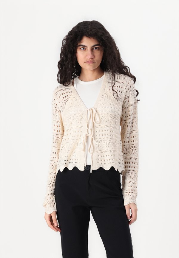 JDYSUN LAY V NECK TIE CARDIGAN - Strickjacke - tapioca