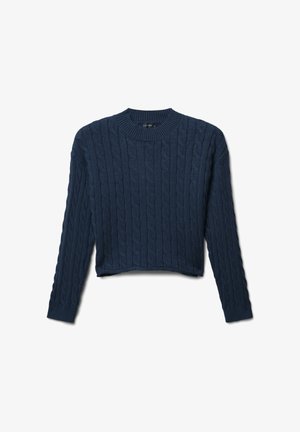 Marineblauer Kabelstrickpullover mit langen Ärmeln und geripptem Rundhalsausschnitt; strukturierter Stoff mit erhabenem Muster; verkürzter Saum.