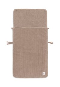 Tapis à langer beige avec un dessus en polaire doux et texturé et un tissu à côtes vertical en dessous. Comprend des liens et des boutons-pression circulaires en haut.