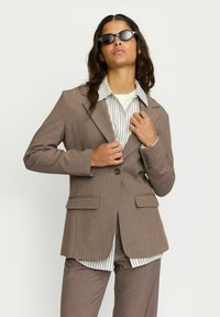 Soft Rebels Blejzr - coffee quartz