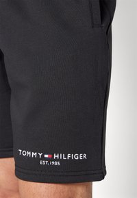 Tommy Hilfiger SMALL LOGO - Tepláky - black
