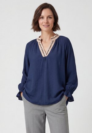 usha, Blouse - dirty blue