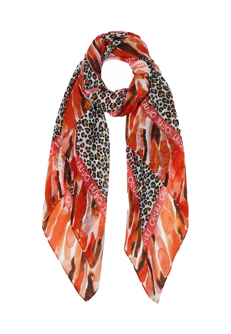 Foulard en soie avec imprimés animaliers orange, marron et blanc, présentant des motifs léopard et des bordures rouges ornées du texte répété "Liu Jo".