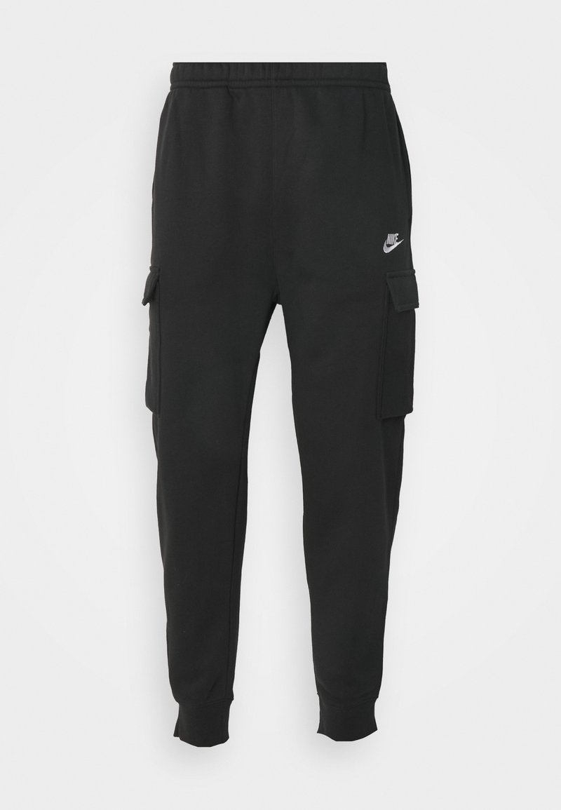 Černé cargo tepláky Nike s bočními kapsami, elastickým pasem, ribovanými manžetami a malým logem na levém stehně.