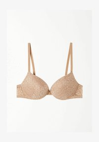 Unselected, Nude