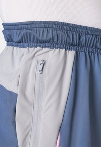 Thumbnail Image 6