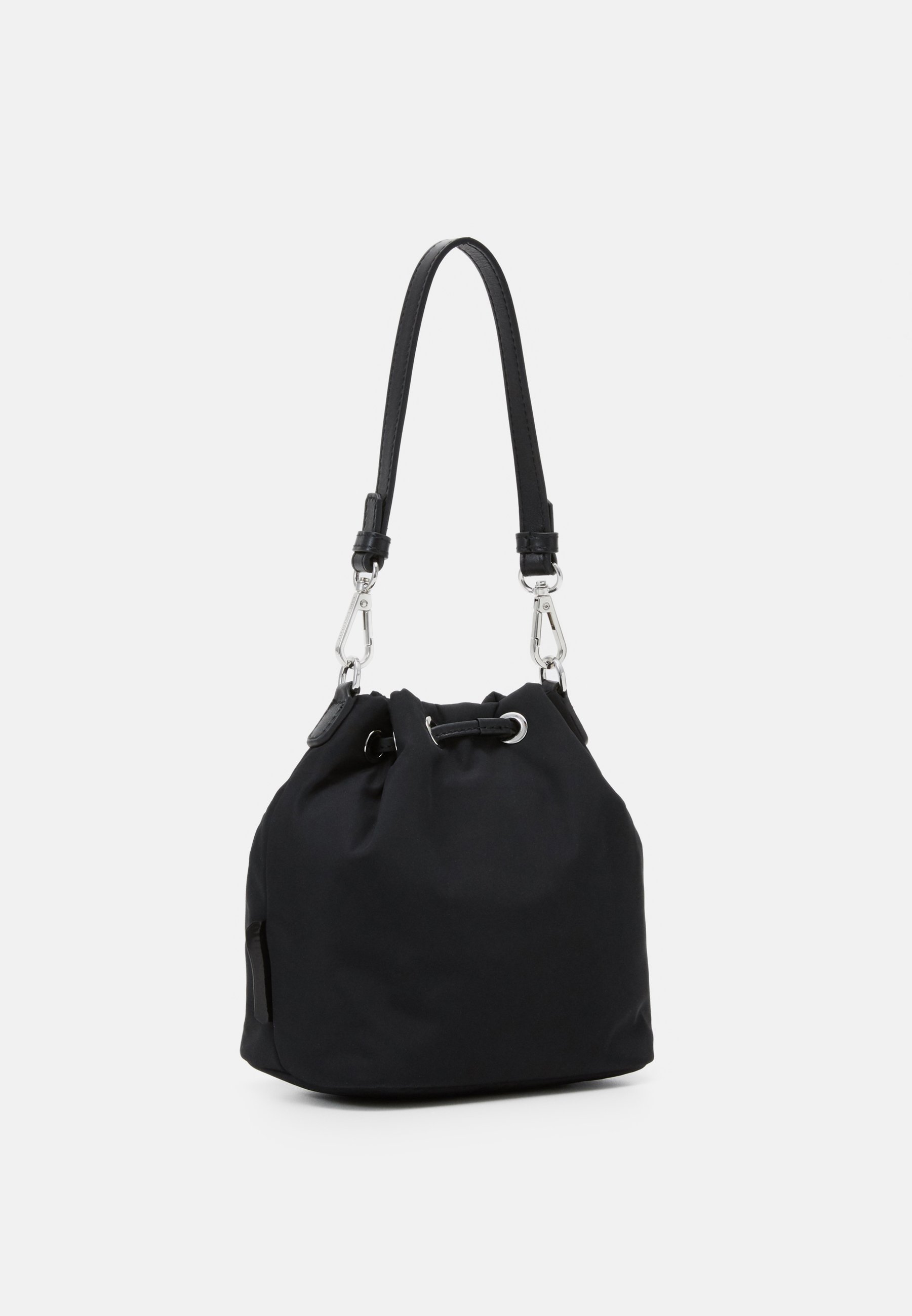 KARL LAGERFELD IKONIK BUCKET Skulderveske blacksvart KARL LAGERFELD IKONIK BUCKET Skulderveske blacksvart