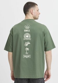 Blend BHJEHON - Marškinėliai su spaudiniu - duck green