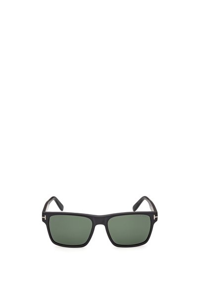 Lunettes de soleil rectangulaires noires avec verres vert foncé et branches fines, présentées sur fond blanc.