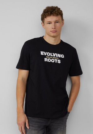- T-shirt z nadrukiem