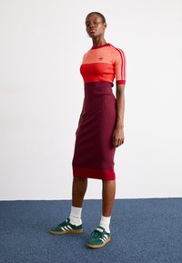 adidas Originals HANDBALL SPEZIAL - Αθλητικά παπούτσια - mineral green/off white