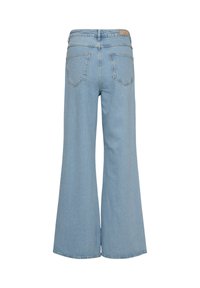 Jean large bleu clair en denim avec une taille haute, doté de deux poches arrière et de détails de couture minimalistes.
