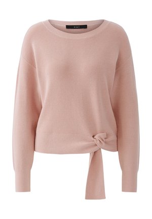 Hellrosa langärmeliger Strickpullover mit Rundhalsausschnitt und seitlicher Knotendetail am Saum.