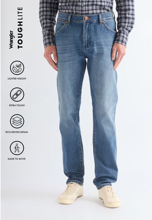 Wrangler, REDFORD REGULAR TAPERED - Дънки със стеснен крачол - windstorm