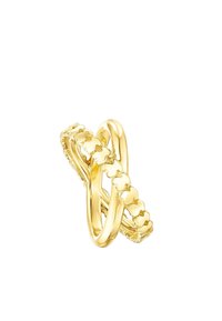 Złoty pierścionek z plecionymi, gładkimi obręczami, na jednej stronie ozdobiony wzorem w kształcie koniczyn. Polerowane wykończenie podkreśla blask.