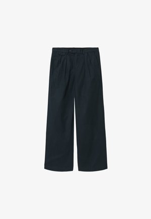 Weit geschnittene Hose aus dunkelblauem Stoff; verfügt über eine hohe Taille, vordere Falten und zwei Seitentaschen; glatte Textur mit Zwei-Knopf-Verschluss.