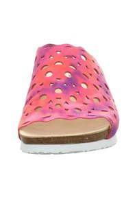 Pink und lila Leder-Slipper mit perforiertem Oberdesign, geschwungener Kante, braunem Korksohle und weißem Gummisohle.