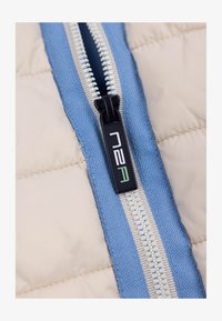 Unausgewählt, light cream