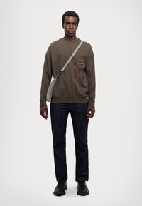 Armani Exchange Mikina - black olive
