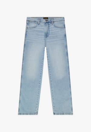 Svetlo modre jeans hlače z ravnimi nogami, pet žepov, zapenjanjem na gumb in oznako znamke Wrangler na pasu.