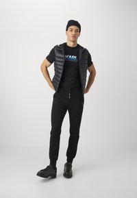 KARL LAGERFELD CREWNECK - Marškinėliai su spaudiniu - black