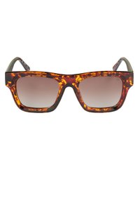 Gafas de sol cuadradas de carey con un acabado brillante, que presentan lentes marrones degradados y robustas varillas verdes.