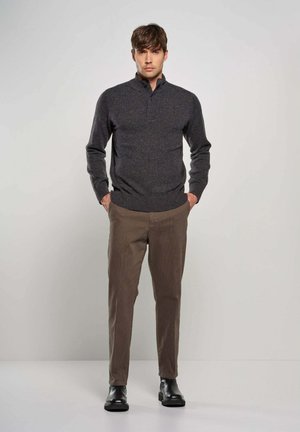 CON COLLO ALTO E BOTTONI - Maglione - dark grey