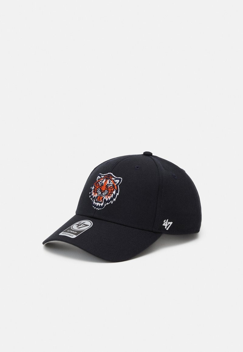 Casquette de baseball noire avec un visage de tigre rugissant brodé à l'avant et un petit logo blanc '47' sur le côté.