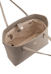 Grijze faux leren schoudertas met een ontwerp met twee hengsels, een ritsvak aan de binnenkant en een gladde, lichtjes gestructureerde oppervlakte.