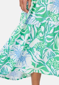 Betty Barclay Denní šaty - white