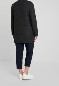 Vero Moda Curve Pitkä takki - dark grey