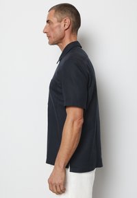 Marc O'Polo KURZARM REGULAR MIT BOWLING-KRAGEN - Overhemd - dark navy