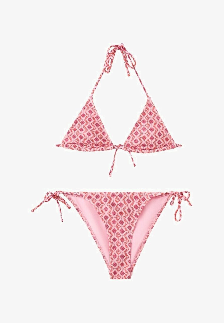 Bikini a triangolo con motivo rosa e rosso, con laccetti allacciati al collo sul top e laccetti ai lati sul fondo.