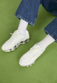 SHOX TL - Sneakersy niskie