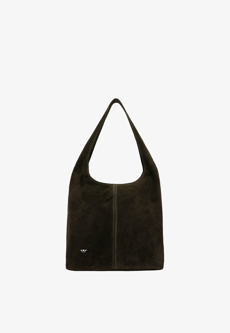 Sac à bandoulière en daim marron foncé avec une large sangle et un petit logo argenté près du centre bas.