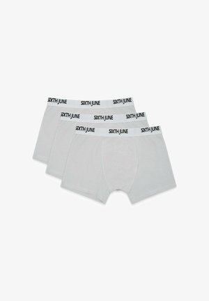 Grijze boxershorts, drie stuks, gemaakt van een zachte katoenmenging, met een elastische tailleband waarop het zwarte "SIXTH JUNE" logo staat en een gladde textuur.