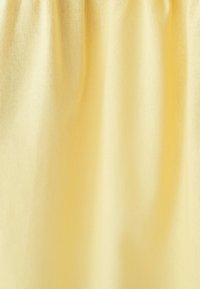 Unselected, lemon